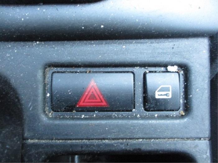 Panic lighting switch from a BMW 3 serie Touring (E46/3) 318i 2000