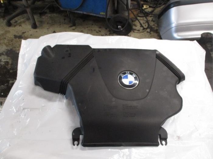 Plaque de protection moteur d'un BMW 3 serie Compact (E46/5) 316ti 16V 2002