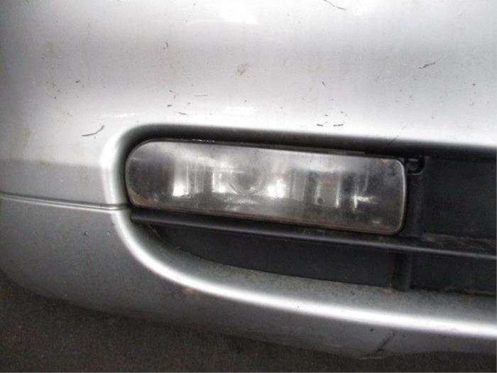 Fog light, front right from a BMW 3 serie Compact (E46/5) 316ti 16V 2002
