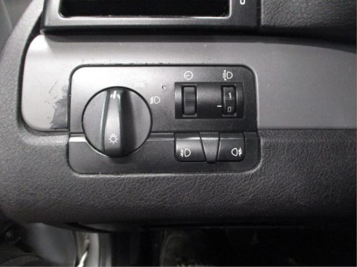 AIH headlight switch from a BMW 3 serie Compact (E46/5) 316ti 16V 2002
