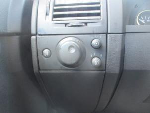 Usagé Commutateur lumière Opel Meriva 1.6 16V Prix € 30,00 Règlement à la marge proposé par Boekholt autodemontage B.V