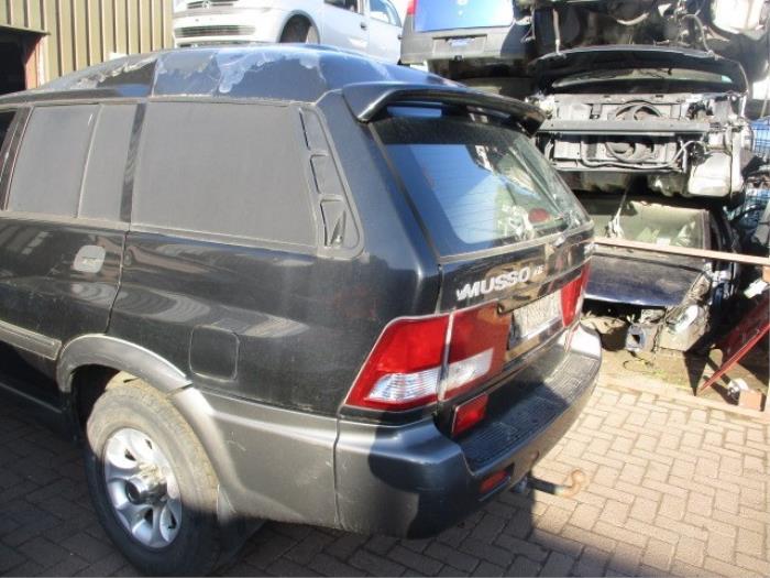 Spoiler tailgate from a SsangYong Musso 2.9TD 2004