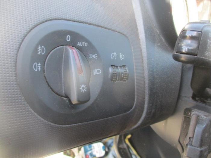 Commutateur lumière d'un Seat Ibiza IV (6J5) 1.2 TDI Ecomotive 2012
