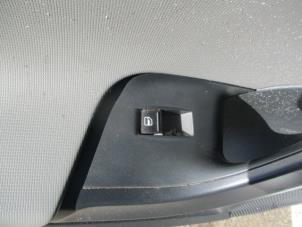 Used Electric window switch Seat Ibiza IV (6J5) 1.2 TDI Ecomotive Price € 15,00 Margin scheme offered by Boekholt autodemontage B.V