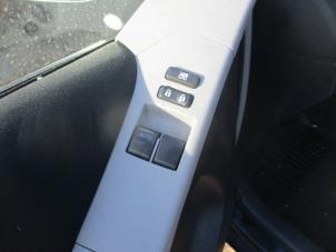 Used Electric window switch Toyota Yaris II (P9) 1.33 16V Dual VVT-I Price € 50,00 Margin scheme offered by Boekholt autodemontage B.V