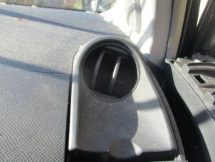 Used Dashboard vent Toyota Yaris II (P9) 1.33 16V Dual VVT-I Price € 26,00 Margin scheme offered by Boekholt autodemontage B.V