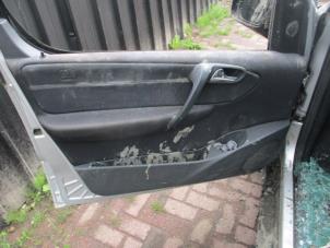 Usados Tapizado de puerta de 2 puertas izquierda Mercedes Vaneo (W414) 1.7 CDI 16V Precio de solicitud ofrecido por Boekholt autodemontage B.V