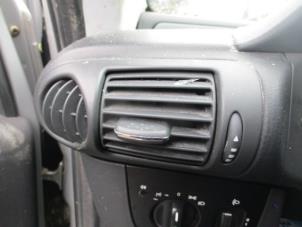 Used Dashboard vent Mercedes Vaneo (W414) 1.7 CDI 16V Price € 30,00 Margin scheme offered by Boekholt autodemontage B.V