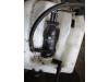 Windscreen washer pump from a Opel Meriva, 2003 / 2010 1.6 16V, MPV, Petrol, 1.598cc, 77kW (105pk), FWD, Z16XEP; EURO4, 2006-01 / 2010-05 2007