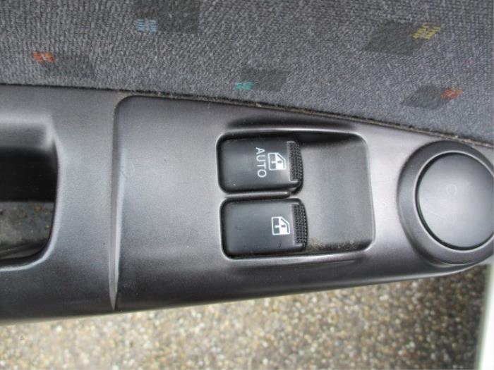 Interruptor de ventanilla eléctrica de un Hyundai Getz  2003
