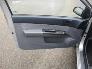 Usados Manija de puerta de 2 puertas izquierda Hyundai Getz Precio € 20,00 Norma de margen ofrecido por Boekholt autodemontage B.V