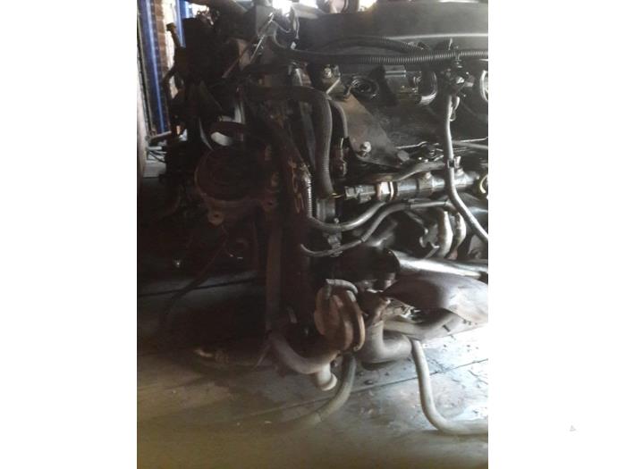 Engine from a Ford Mondeo III Wagon 2.2 TDCi 16V 2004