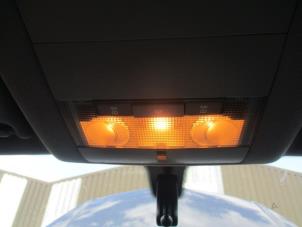 Usados Luz interior delante Opel Astra H GTC (L08) 1.8 16V Precio de solicitud ofrecido por Boekholt autodemontage B.V