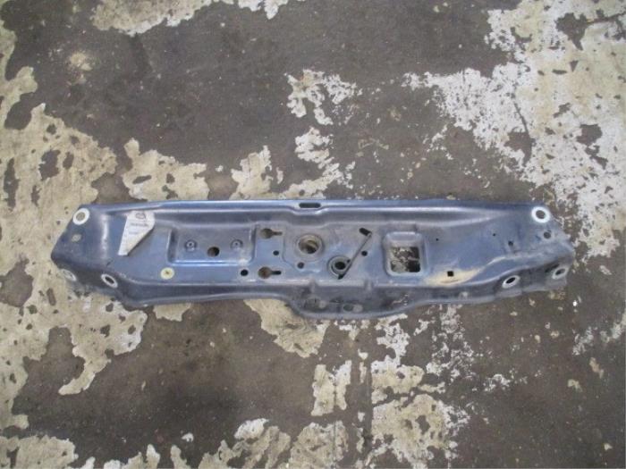 Crossmember front part from a Opel Astra H GTC (L08) 1.8 16V 2009