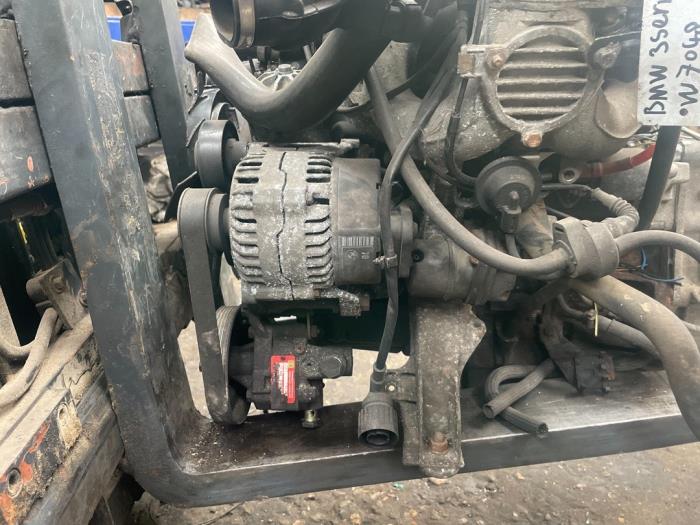 Usagé Pompe de direction BMW 3 serie (E36/4) 316i Prix € 30,00 Règlement à la marge proposé par Boekholt autodemontage B.V