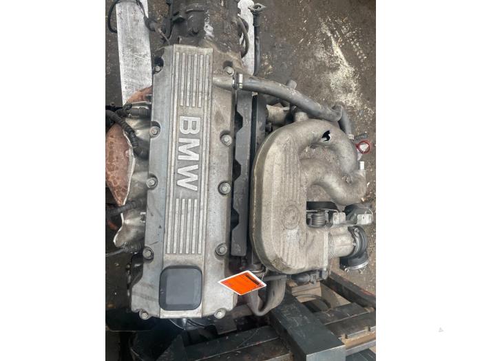 Usagé Système d'injection BMW 3 serie (E36/4) 316i Prix € 15,00 Règlement à la marge proposé par Boekholt autodemontage B.V