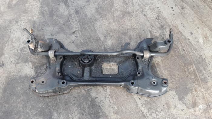 Usados Subchasis Volkswagen Caddy Combi III (2KB,2KJ) 1.6 TDI 16V Precio de solicitud ofrecido por Boekholt autodemontage B.V