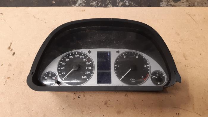 Begagnade Instrumentpanel Mercedes B (W245) 2.0 B-180 CDI 16V Pris på förfrågan erbjuds av Boekholt autodemontage B.V