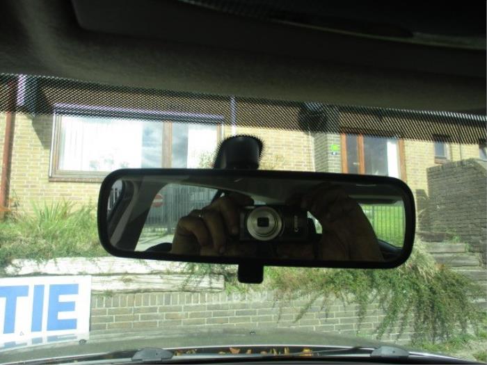 Rear view mirror from a Ford Mondeo III Wagon 1.8 16V 2003