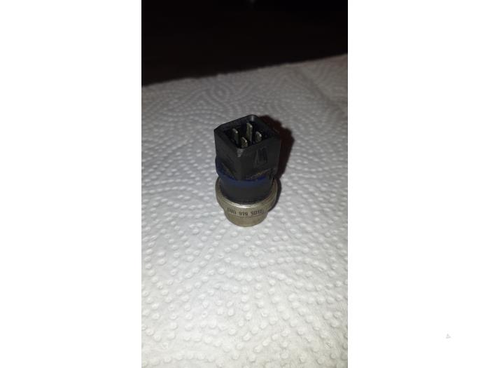 Gebrauchte Temperatursensor Motor Volkswagen Lupo (6X1) 1.0 MPi 50 Preis € 5,00 Margenregelung angeboten von Boekholt autodemontage B.V