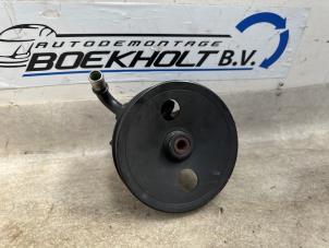 Usagé Pompe de direction Volvo S40 (VS) 2.0 16V Prix € 38,00 Règlement à la marge proposé par Boekholt autodemontage B.V