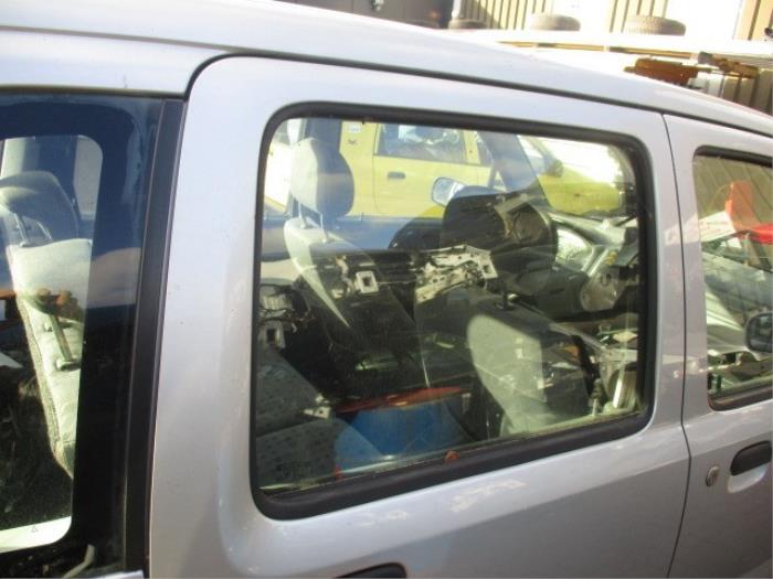 Rear door 4-door, right from a Opel Agila (A) 1.2 16V 2001