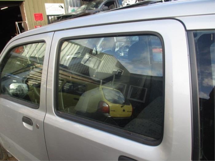 Rear door window 4-door, left from a Opel Agila (A) 1.2 16V 2001