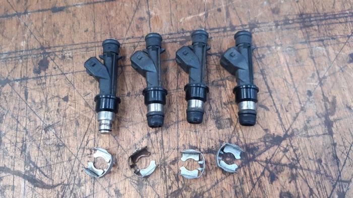 Injector (petrol injection) from a Opel Meriva 1.6 16V 2007