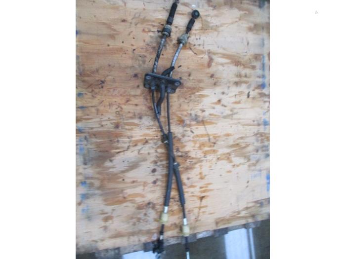 Gearbox shift cable from a Citroën Jumper (U9) 2.2 HDi 120 Euro 4 2011