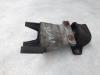 Engine mount from a Opel Corsa C (F08/68), 2000 / 2009 1.0 12V, Hatchback, Petrol, 973cc, 43kW (58pk), FWD, Z10XE; EURO4, 2000-09 / 2003-06 2002