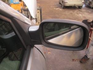 Used Wing mirror, right Renault Scénic II (JM) 1.6 16V Price € 15,00 Margin scheme offered by Boekholt autodemontage B.V