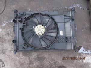 Usados Ventilador de radiador Renault Scénic II (JM) 1.6 16V Precio € 50,00 Norma de margen ofrecido por Boekholt autodemontage B.V