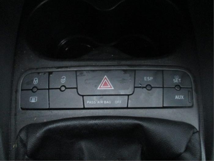 Uchwyt na kubek z Seat Ibiza IV (6J5) 1.2 TDI Ecomotive 2011