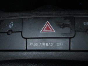 Usados Interruptor de luz de pánico Seat Ibiza IV (6J5) 1.2 TDI Ecomotive Precio € 35,00 Norma de margen ofrecido por Boekholt autodemontage B.V