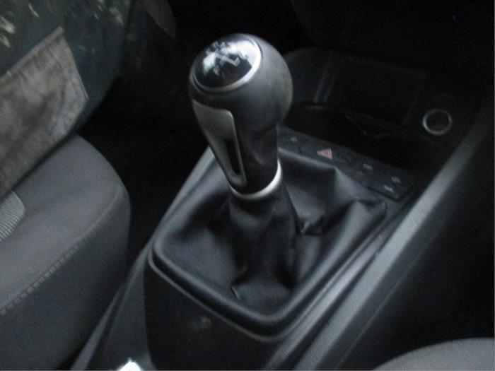 Mecanismo de caja de cambios de un Seat Ibiza IV (6J5) 1.2 TDI Ecomotive 2011