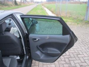 Używane Uchwyt drzwi prawych tylnych wersja 4-drzwiowa Seat Ibiza IV (6J5) 1.2 TDI Ecomotive Cena € 25,00 Procedura marży oferowane przez Boekholt autodemontage B.V