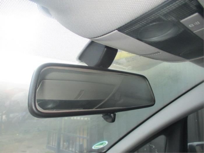 Rear view mirror from a Opel Zafira (M75) 1.6 16V 2007
