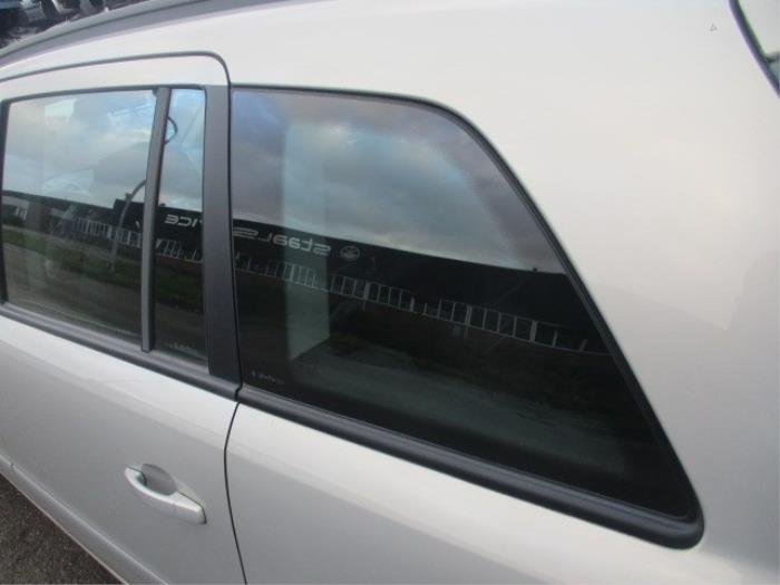 Extra window 4-door, left from a Opel Zafira (M75) 1.6 16V 2007