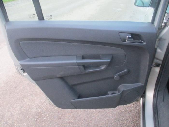 Revêtement portière haut 4portes arrière gauche d'un Opel Zafira (M75) 1.6 16V 2007