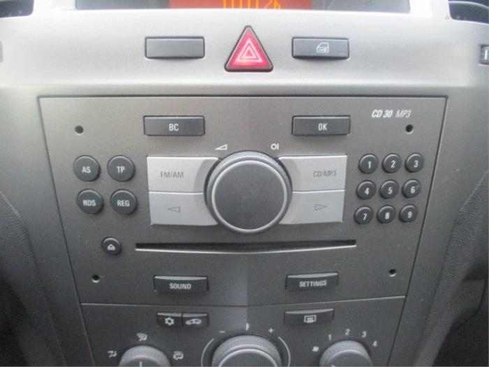 Radio CD player - Boekholt autodemontage B.V | ProxyParts.com