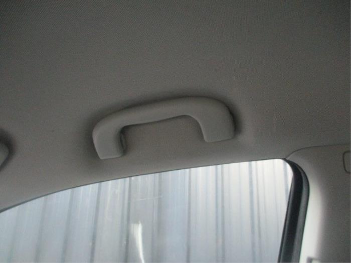 Handle from a Opel Zafira (M75) 1.6 16V 2007