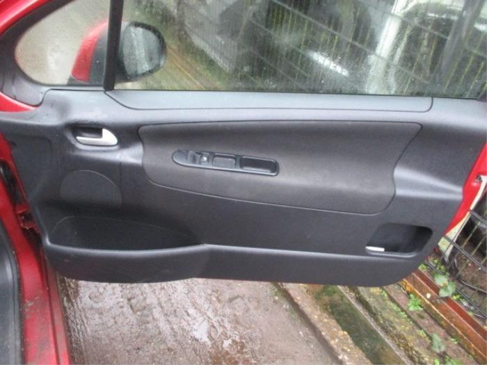 Tapicerka drzwi prawych wersja 2-drzwiowa z Peugeot 207/207+ (WA/WC/WM) 1.4 HDi 2007
