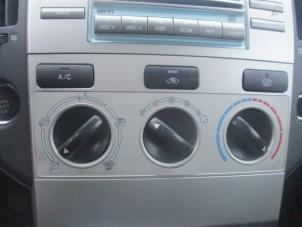 Używane Panel sterowania klimatyzacji Toyota Corolla Verso (R10/11) 2.2 D-4D 16V Cena € 40,00 Procedura marży oferowane przez Boekholt autodemontage B.V