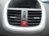 Dashboard vent from a Peugeot 207/207+ (WA/WC/WM), 2006 / 2015 1.4 HDi, Hatchback, Diesel, 1.398cc, 50kW (68pk), FWD, DV4TD; 8HZ, 2006-05 / 2010-04, WA8HZC; WC8HZC 2007