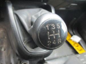 Usagé Timonerie de changement de vitesse Opel Combo 1.3 CDTI 16V ecoFlex Prix € 50,00 Règlement à la marge proposé par Boekholt autodemontage B.V