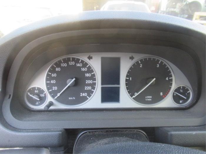 Licznik kilometrów KM z Mercedes-Benz B (W245,242) 2.0 B-180 CDI 16V 2005