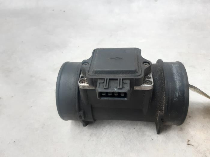 Gebrauchte Luftmassenmesser Opel Omega B (25/26/27) 2.0i 16V Preis € 25,00 Margenregelung angeboten von Boekholt autodemontage B.V