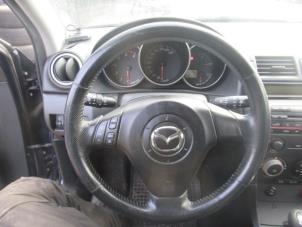 Używane Kierownica multifunkcyjna Mazda 3 Sport (BK14) 1.6 CiTD 16V Cena € 20,00 Procedura marży oferowane przez Boekholt autodemontage B.V