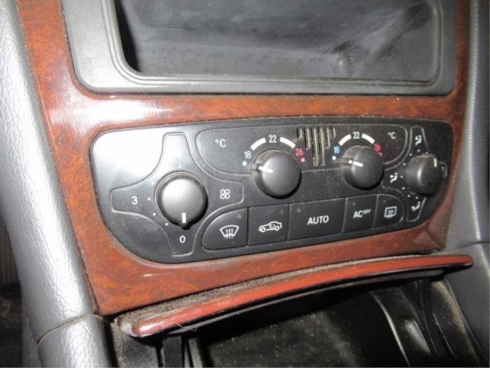 Climatronic Panel van een Mercedes-Benz C (W203) 1.8 C-200K 16V 2002