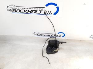 Używane Mechanizm blokady drzwi lewych przednich wersja 4-drzwiowa Mercedes C (W203) 1.8 C-200K 16V Cena € 35,00 Procedura marży oferowane przez Boekholt autodemontage B.V